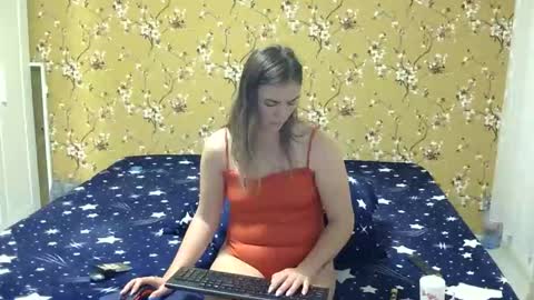 Snapshot of karla318103 chatting on 10/11/25, 03:39 Karla online show from 10/11/25, 03:39