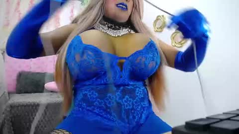 karla_brown25 online show from 12/04/25, 12:25