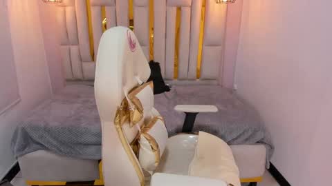 Karla  online show from 02/10/25, 04:58