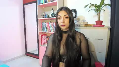 Snapshot of karla_hernandez chatting on 06/11/26, 10:46 Karla online show from 06/11/26, 10:46