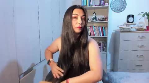 Snapshot of karla_hernandez chatting on 06/16/26, 10:40 Karla online show from 06/16/26, 10:40