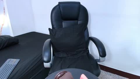 Snapshot of karla_hilton1 chatting on 12/13/25, 07:53 karla_hilton1 online show from 12/13/25, 07:53