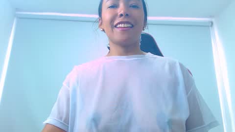 Snapshot of karla_l0ve chatting on 04/10/26, 02:44 Karla online show from 04/10/26, 02:44