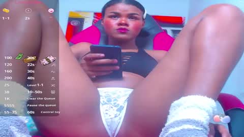 Snapshot of karla_latina_28 chatting on 09/29/25, 03:22 karla latina 28 online show from 09/29/25, 03:22