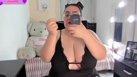 Snapshot of karlaalane chatting on 06/12/26, 01:15 Karla Lane online show from 06/12/26, 01:15