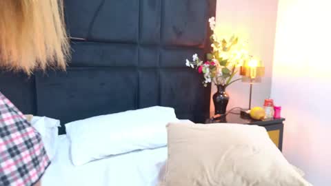 Snapshot of karlaortiz chatting on 05/14/26, 12:23 Karla Ortiz online show from 05/14/26, 12:23