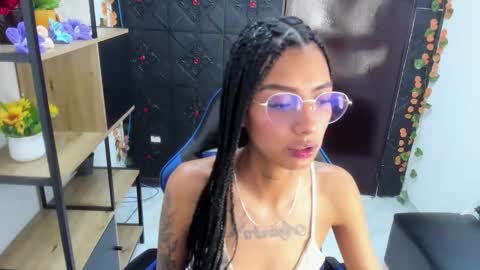Snapshot of karlaslutskinny__ chatting on 05/06/26, 02:51 karlaslutskinny__ online show from 05/06/26, 02:51