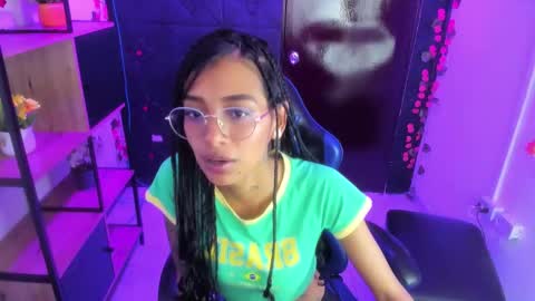 Snapshot of karlaslutskinny__ chatting on 05/13/26, 10:49 karlaslutskinny__ online show from 05/13/26, 10:49