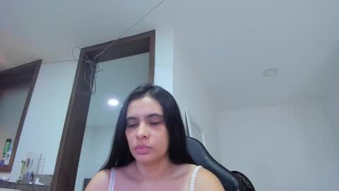 karlavx_01 online show from 10/10/25, 10:20