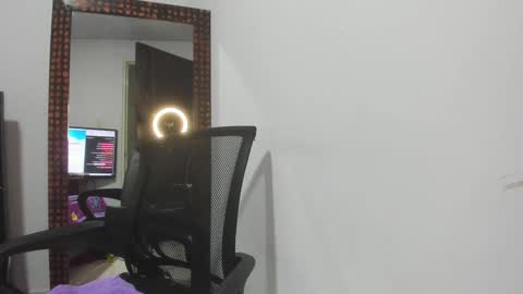 Snapshot of karljensen33 chatting on 01/19/25, 02:15 karlgenjen online show from 01/19/25, 02:15