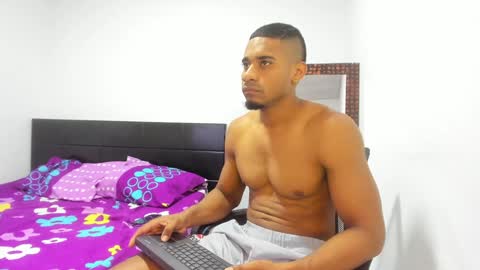 Snapshot of karljensen33 chatting on 01/19/25, 09:34 karlgenjen online show from 01/19/25, 09:34