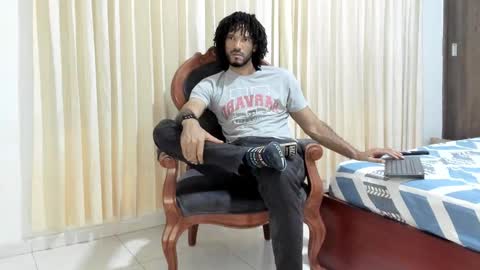 Snapshot of karlmarley1 chatting on 02/06/25, 02:11 Karl online show from 02/06/25, 02:11