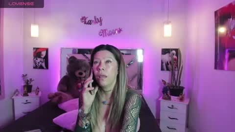 Snapshot of karly_moonn chatting on 07/16/26, 12:27 Karly Moonns online show from 07/16/26, 12:27