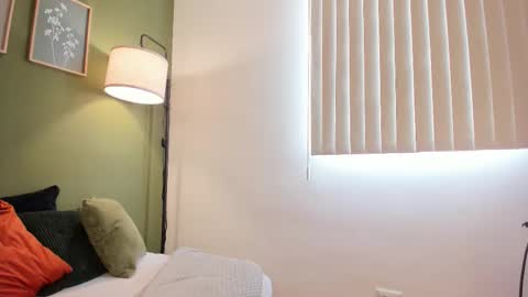 Karlye online show from 10/17/25, 01:46