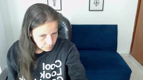Snapshot of karlye_hot chatting on 12/10/24, 10:06 KARLYE online show from 12/10/24, 10:06