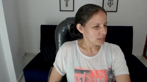 Snapshot of karlye_hot chatting on 12/11/24, 12:02 KARLYE online show from 12/11/24, 12:02