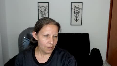 Snapshot of karlye_hot chatting on 12/24/24, 02:21 KARLYE online show from 12/24/24, 02:21