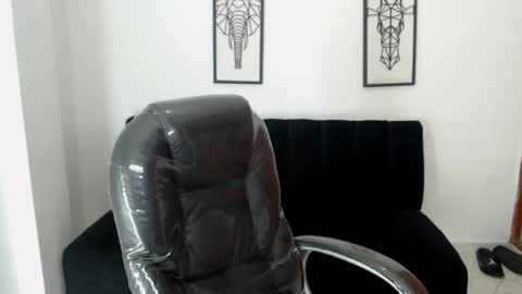 Snapshot of karlye_hot chatting on 01/04/25, 03:40 KARLYE online show from 01/04/25, 03:40