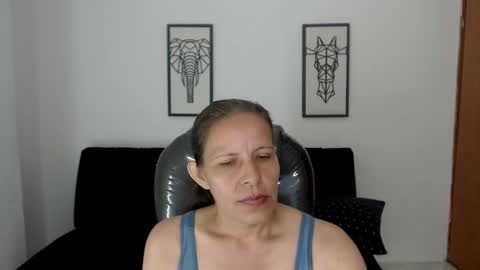 Snapshot of karlye_hot chatting on 01/12/25, 06:39 KARLYE online show from 01/12/25, 06:39