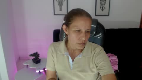 Snapshot of karlye_hot chatting on 02/19/25, 09:17 KARLYE online show from 02/19/25, 09:17