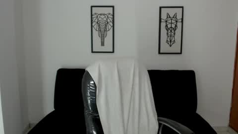 Snapshot of karlye_hot chatting on 02/21/25, 11:01 KARLYE online show from 02/21/25, 11:01
