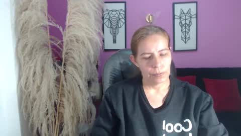 Snapshot of karlye_hot chatting on 09/10/25, 02:11 KARLYE online show from 09/10/25, 02:11