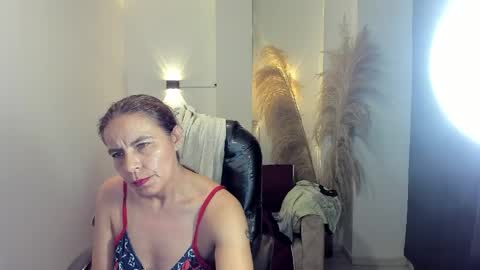 Snapshot of karlye_hot chatting on 05/04/26, 01:23 KARLYE online show from 05/04/26, 01:23