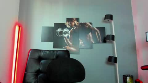 Snapshot of karlyjons_ chatting on 02/12/25, 12:33   online show from 02/12/25, 12:33