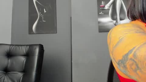   online show from 04/10/26, 04:33