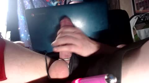Snapshot of karnyx3 chatting on 05/08/26, 10:42 Karlos Montoya online show from 05/08/26, 10:42