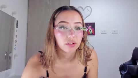 Snapshot of karodu chatting on 12/18/25, 07:03 Karo online show from 12/18/25, 07:03