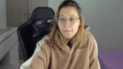 Snapshot of karodu chatting on 12/22/25, 07:05 Karo online show from 12/22/25, 07:05