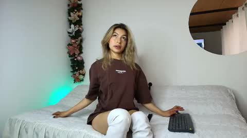 karol_goode online show from 12/04/25, 08:17