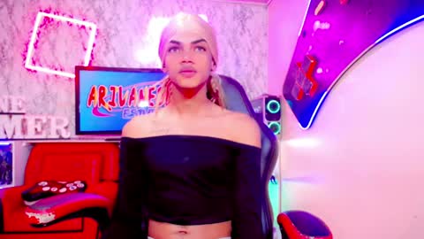 Snapshot of karol_vanessa__ chatting on 05/21/26, 11:17 karol Vanessa online show from 05/21/26, 11:17