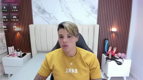 Karol and Luna online show from 02/19/25, 02:44