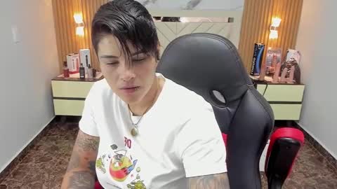 Karol and Luna online show from 09/25/25, 02:48