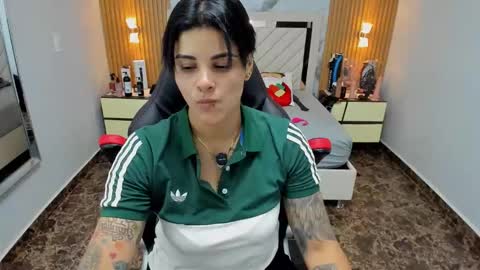 Karol and Luna online show from 12/19/25, 07:21