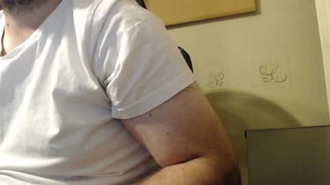 Snapshot of karolhorny96 chatting on 06/19/26, 09:07 Karol online show from 06/19/26, 09:07