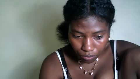 Snapshot of karoliee chatting on 04/18/26, 07:29 karoliee online show from 04/18/26, 07:29