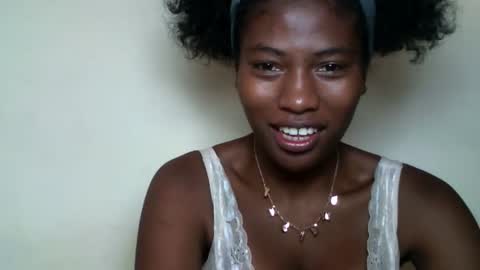 Snapshot of karoliee chatting on 04/20/26, 06:38 karoliee online show from 04/20/26, 06:38