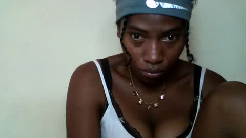 Snapshot of karoliee chatting on 04/24/26, 06:38 karoliee online show from 04/24/26, 06:38