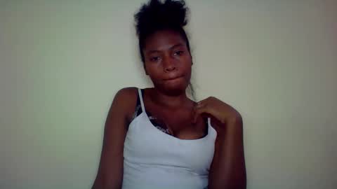 Snapshot of karoliee chatting on 04/30/26, 09:37 karoliee online show from 04/30/26, 09:37
