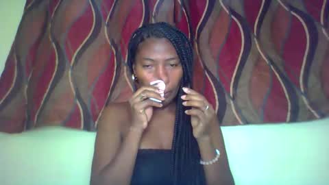 Snapshot of karoliee chatting on 05/10/26, 05:56 karoliee online show from 05/10/26, 05:56