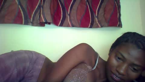 Snapshot of karoliee chatting on 05/11/26, 07:03 karoliee online show from 05/11/26, 07:03