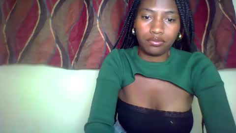 Snapshot of karoliee chatting on 05/17/26, 05:53 karoliee online show from 05/17/26, 05:53