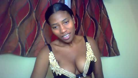 Snapshot of karoliee chatting on 06/19/26, 11:03 karoliee online show from 06/19/26, 11:03