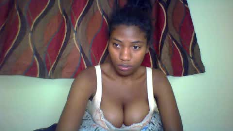Snapshot of karoliee chatting on 07/06/26, 03:14 karoliee online show from 07/06/26, 03:14