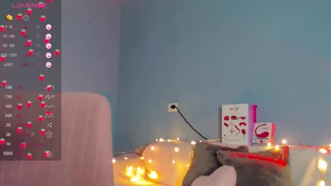 Kira online show from 11/06/25, 02:23