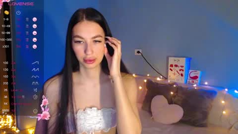 Kira online show from 04/13/26, 02:06