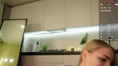 Snapshot of karolina_hotty chatting on 02/20/26, 01:33 Nika online show from 02/20/26, 01:33